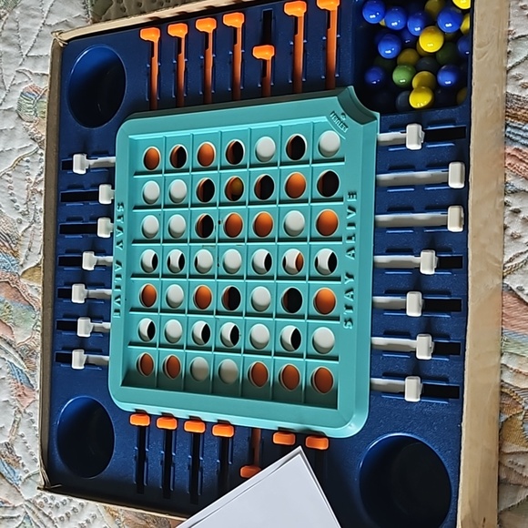 Vintage Stay Alive board game, great condition, nothing is missing - Picture 3 of 10